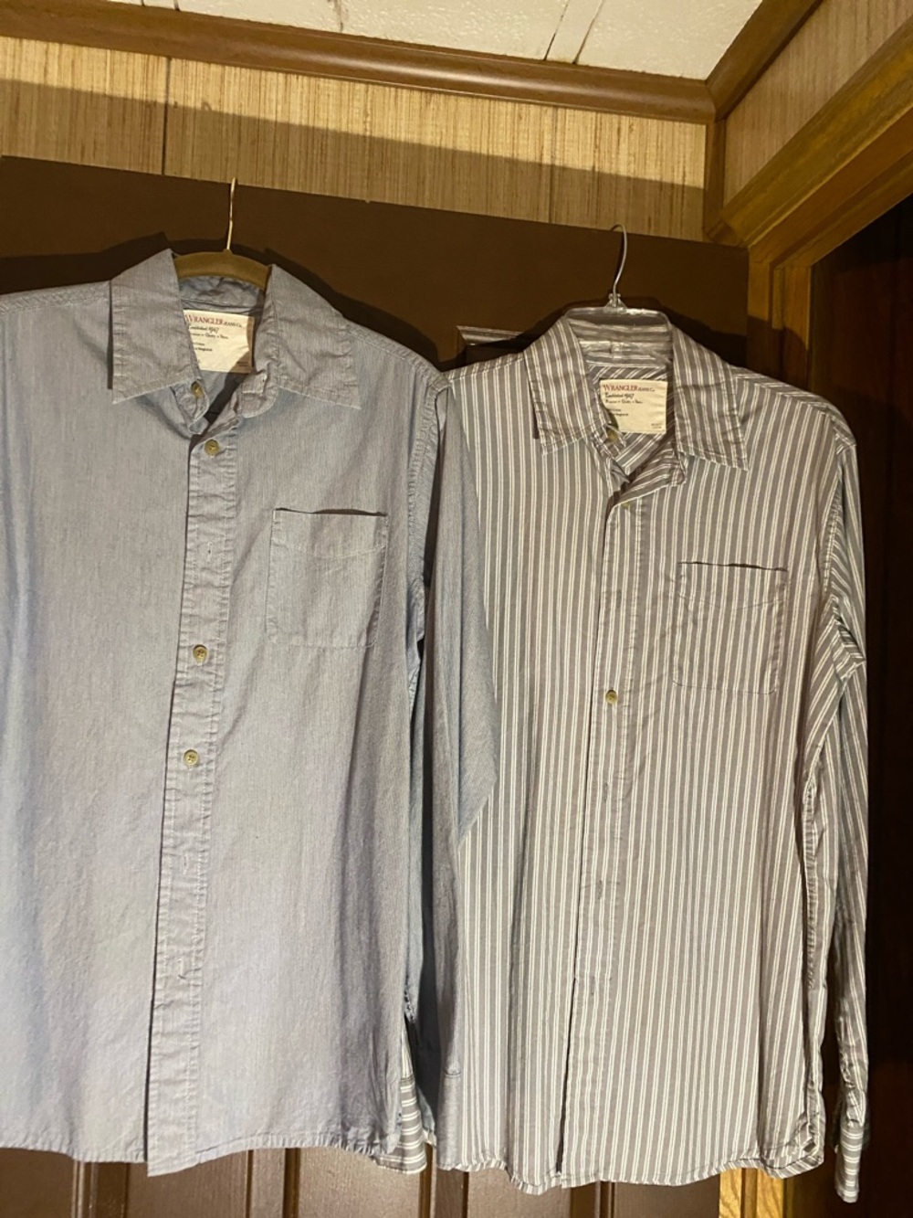 Wrangler 2 Men’s Light Blue Button-Down Shirt Duo - Solid & Stripe Sz S